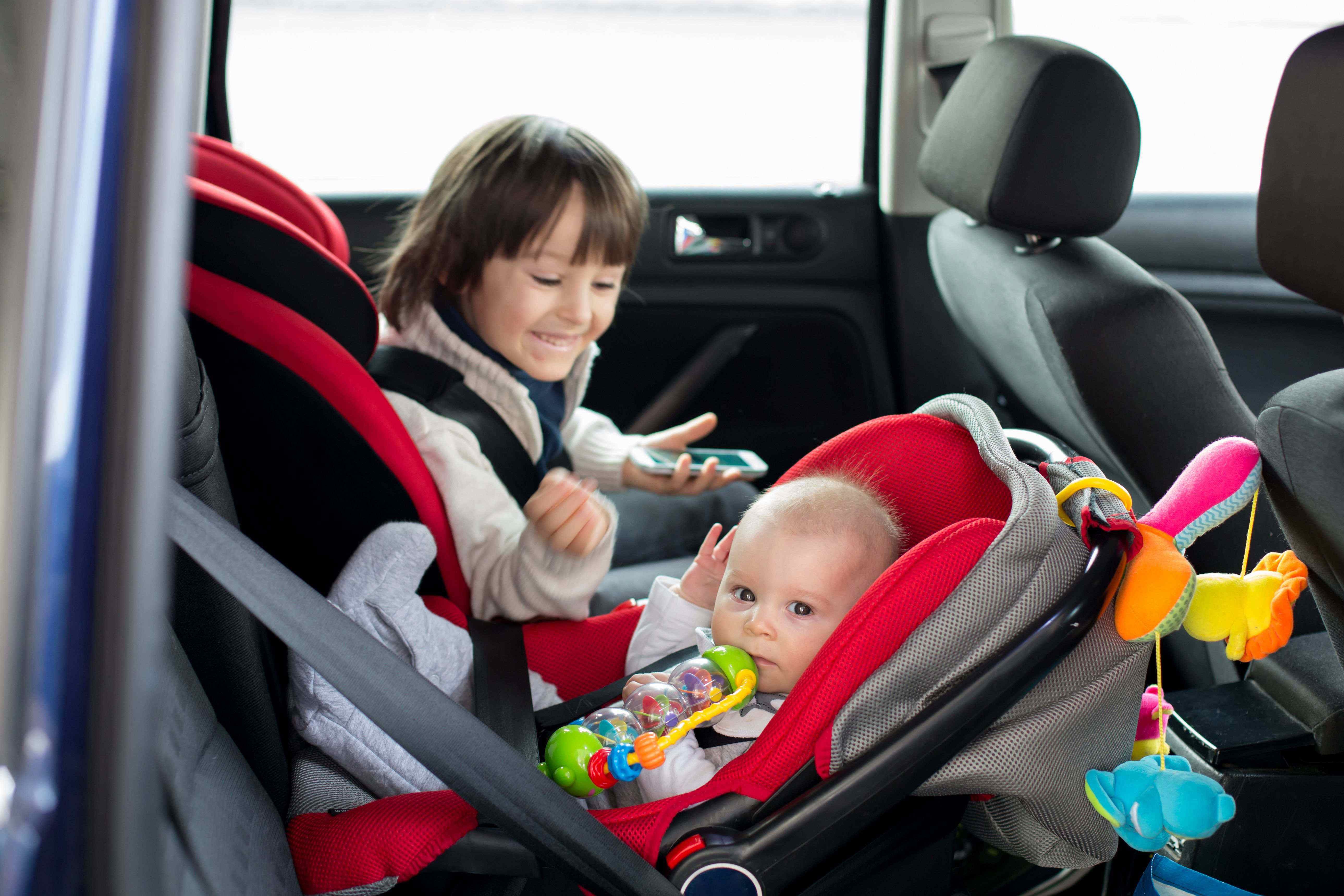 Лайфхаки для безопасной перевозки детей в автомобиле: Советы родителям